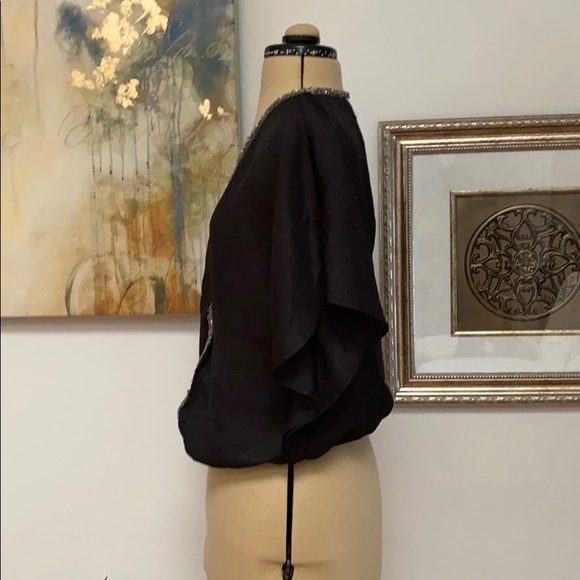 Guess Small ‘Y’ neck top - Picture 4 of 7